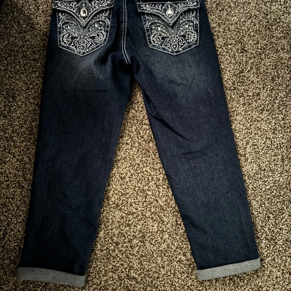 Women's size 6 Apt 9 denim jeans cropped capri pants jeweled bling - Picture 3 of 3